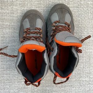 Kid’s size 1 boots